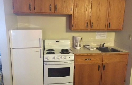 Medicine Hat Hotel | Pal's Motel