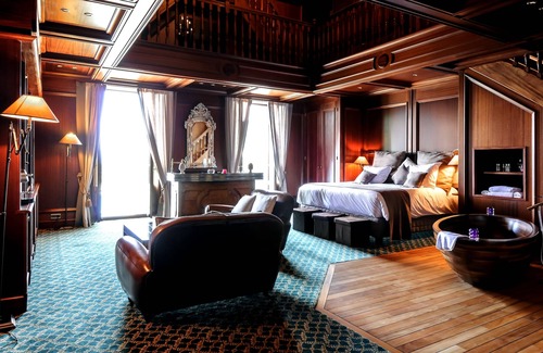 Menthon-Saint-Bernard Hotel | Palace de Menthon