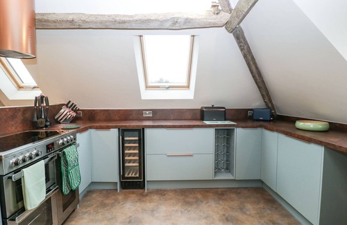 Hereford House | PALACE FARMHOUSE, pet friendly, with a garden in St Weonards