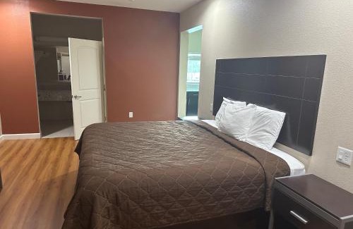 Jersey Village Hotel | Palace Inn 290 & Jones Rd