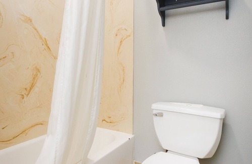 Baytown Hotel | Palace Inn Baytown Spur TX-330