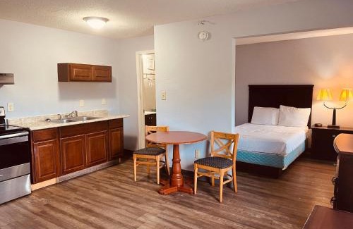 Newport News Hotel | Palace Inn & Suites - Newport News/Jefferson Ave