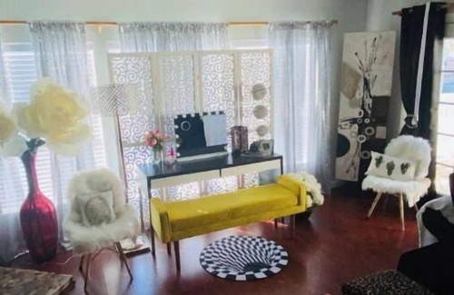 Canoga Park House | Palace like mountain scenic , L.A hideaway 10 min from Calabasas
