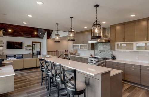 Hillman House | Palace On Platte Lake