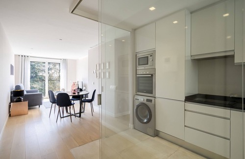 Moncloa-Aravaca Apartment | PALACIO REAL - MADRID, 2HH, 2 BAÑOS, 6 PAX