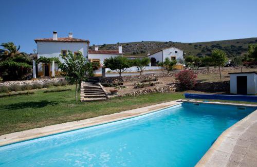 Torrejon El Rubio Hotel | Palacio Viejo de Las Corchuelas