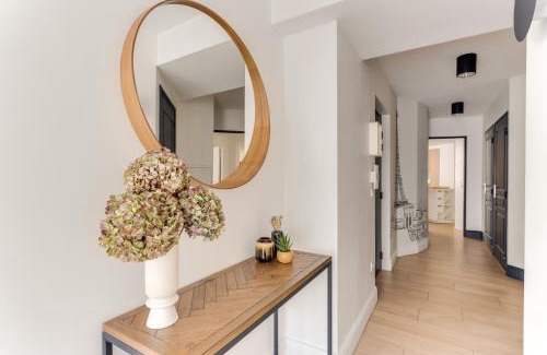 Levallois-Perret Apartment | Palais des congrès , 4 bedrooms
