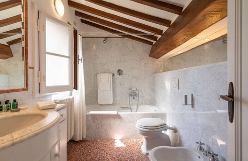 San Niccolo Apartment | Palazzo Antellesi Donatello Suite