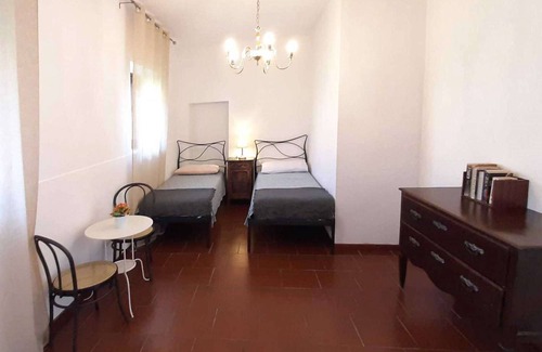 Torre Pallavicina House | Palazzo Barbò (historical medieval palace) relax outdoors, great for vacation or work