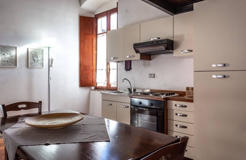 Massa Marittima Apartment | Palazzo Malfatti - Appartamento deluxe con vista Piazza Garibaldi