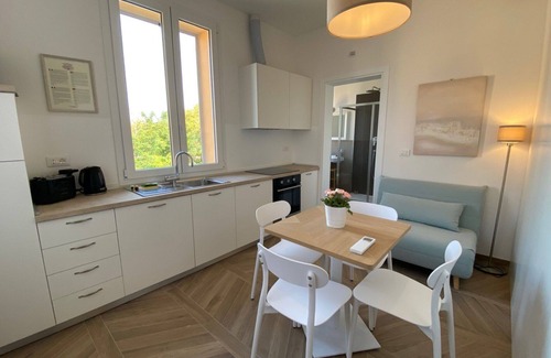 San Donato-San Vitale Apartment | Palazzo Pedretti 204, Bright And New Studio Apt By Halldis