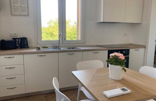 San Donato-San Vitale Apartment | Palazzo Pedretti 204, Bright And New Studio Apt By Halldis