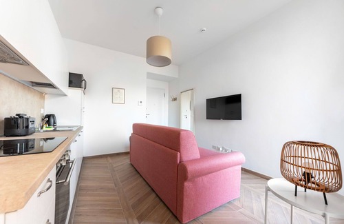 San Donato-San Vitale Apartment | Palazzo Pedretti 206, Bright Apt With Terrace By Halldis