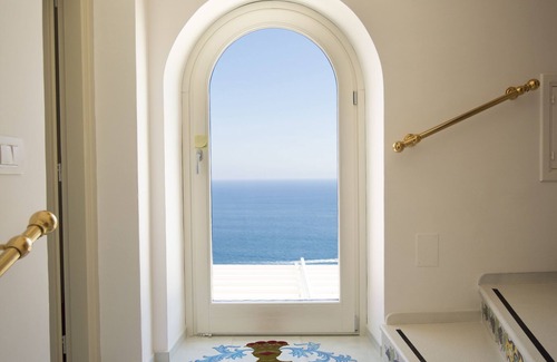 Praiano Villa | Palazzo Rocco - Villa Sunshining NEW - 4 rooms/4 bath -10 Pax - Heated Jacuzzi