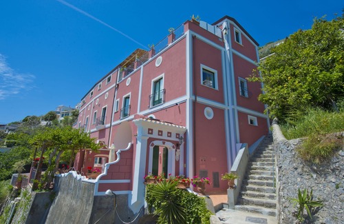 Praiano Villa | Palazzo Rocco - Villa Sunshining NEW - 4 rooms/4 bath -10 Pax - Heated Jacuzzi