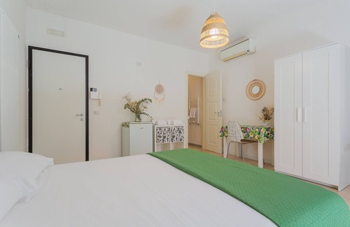Old Town Bed & Breakfast | Palazzo San Rocco - Green Room by Wonderful Italy