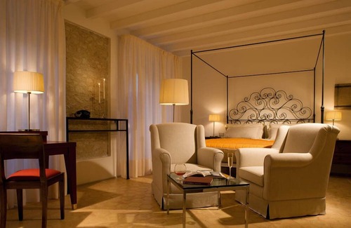 Casali di Serravalle Hotel | Palazzo Seneca