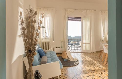 Codigoro Apartment | Palazzo Spada - Appartamento con balcone vista fiume in centro