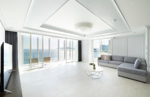 Haeundae Resort | Pale De Cz Condo