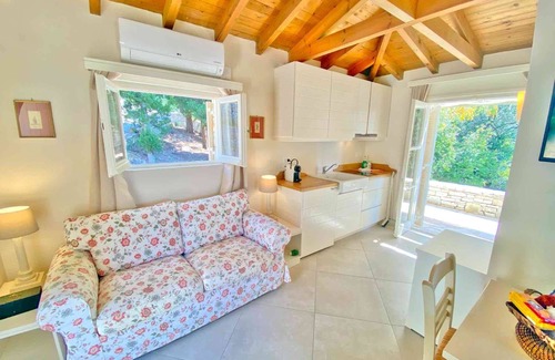 Kalami Cottage | Paleopetres K-Six - Premium Suite - sea views - pool - Kalami -