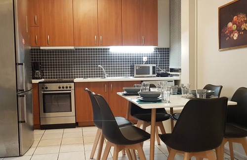 Mousio Apartment | Palette Apartment (Carmine) - Athens Center, 6 BD, 3 BATH
