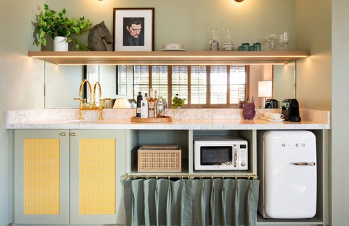 Hyde Park Resort | Palihouse Hyde Park Village