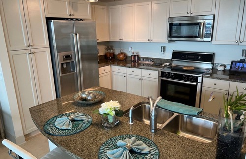 Galveston Condo | Palisades Palms 11th Floor Upscale 2 Bedroom Unit with Bay Views