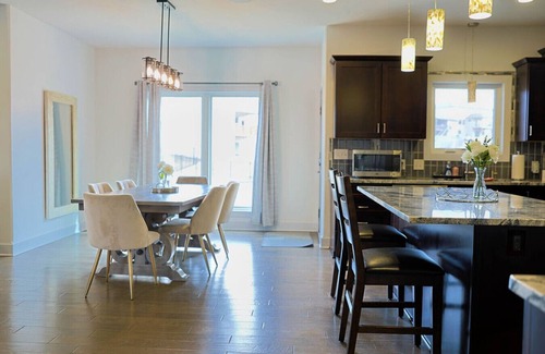 Omaha House | Palisades Paradise Sleeps 15 Firepit Golf Games and Good Eats