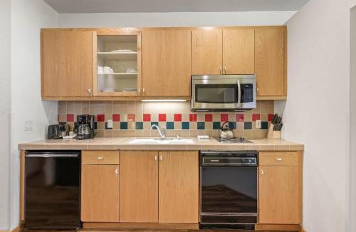 Olympic Valley Apartment | Palisades Tahoe Lodge Rentals Studio #254