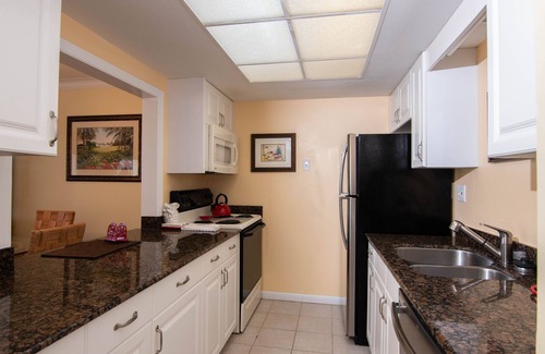 Palm Beach House | Palm Beach 1 Bedroom w/ Surrounding Water Views