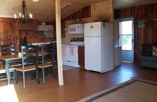 Pirates Beach Cottage | Palm Beach Afforable Fun Getaway! NEAR PIRATES BEACH