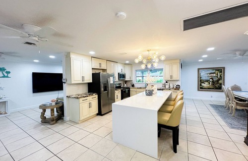 Hunt Club House | PALM BEACH GARDENS 5 BR/4BA HOME - PRIVATE POOL - HOT TUB