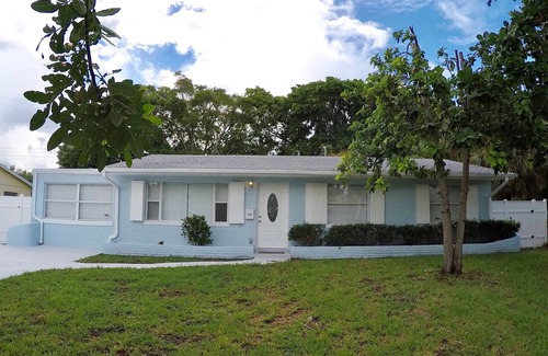 West Palm Beach House | ★ PALM BEACH VACATION HOME Disinfected 4BD 2 BR & GAME ROOM 🏝