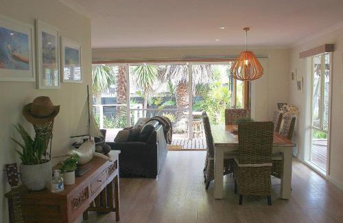 Sunset Strip House | Palm Breeze at Sunset Strip