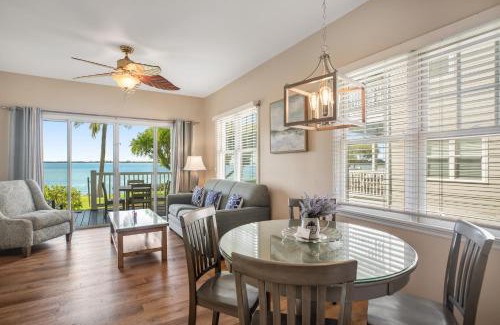 Marathon Villa | Palm Breeze
