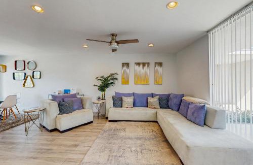 Palm Desert Apartment | Palm Breeze