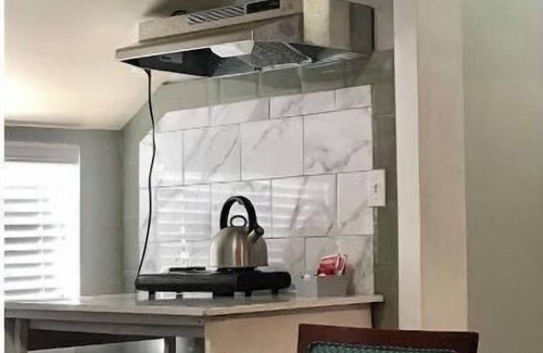 Nassau House | Palm Breeze Villa: 5 min walk to beach and bars