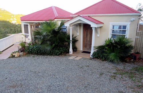 Lower Carolina Cottage | Palm Cottage: Affordable, Great View, Coral Bay Bargain!