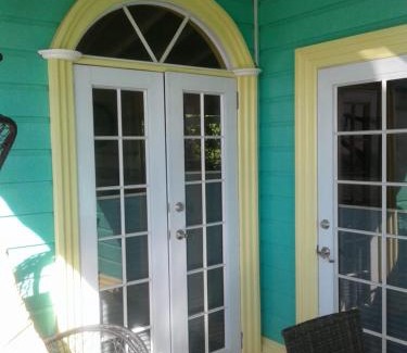 Bois d'Orange Cabin | Palm Cottage