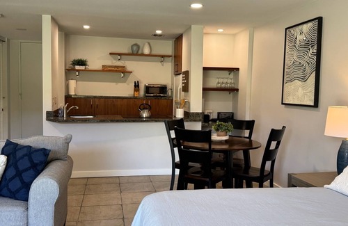 Palm Desert Condo | Palm Desert Creekside Studio @ Shadow Mountain! Pools, Golf, walk to El Paseo.