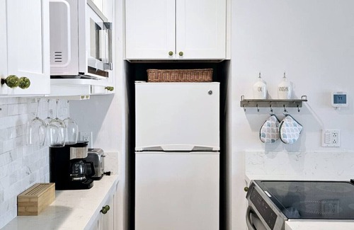 Palm Desert Condo | Palm Desert Studio at Shadow Mountain Resort.steps to El Paseo`s Charms