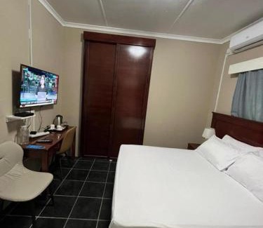 Francistown Bed & Breakfast | Palm Inn Boutique guest house