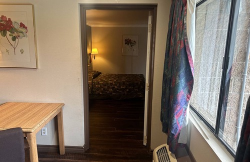 La Sierra Hotel | Palm Inn Hotel near Tyler Mall Riverside
