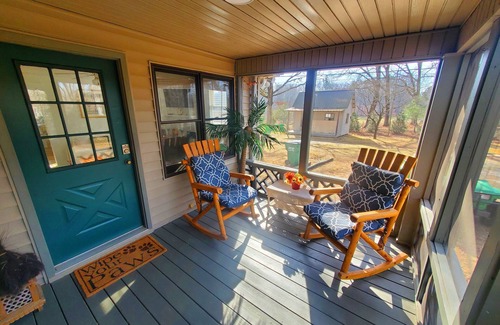 Clarkesville House | Palm Lake Cottage: 5-Star Country Comfort