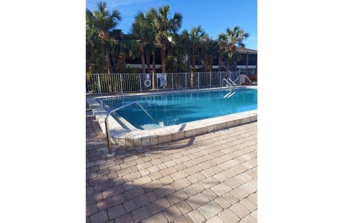 Englewood Condo | Palm manor