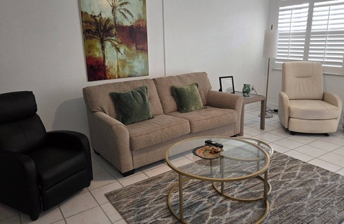 Englewood Condo | Palm manor