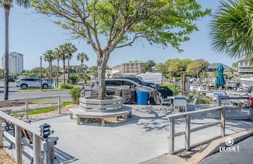 Holiday Isle Condo | Palm Paradise 2 bed condo w/pool