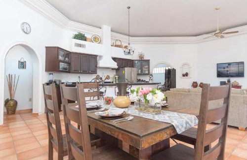 Centro House | Palm Paradise House