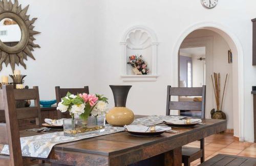 Centro House | Palm Paradise House