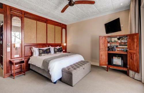 Victoria Falls Hotel | Palm River Hotel